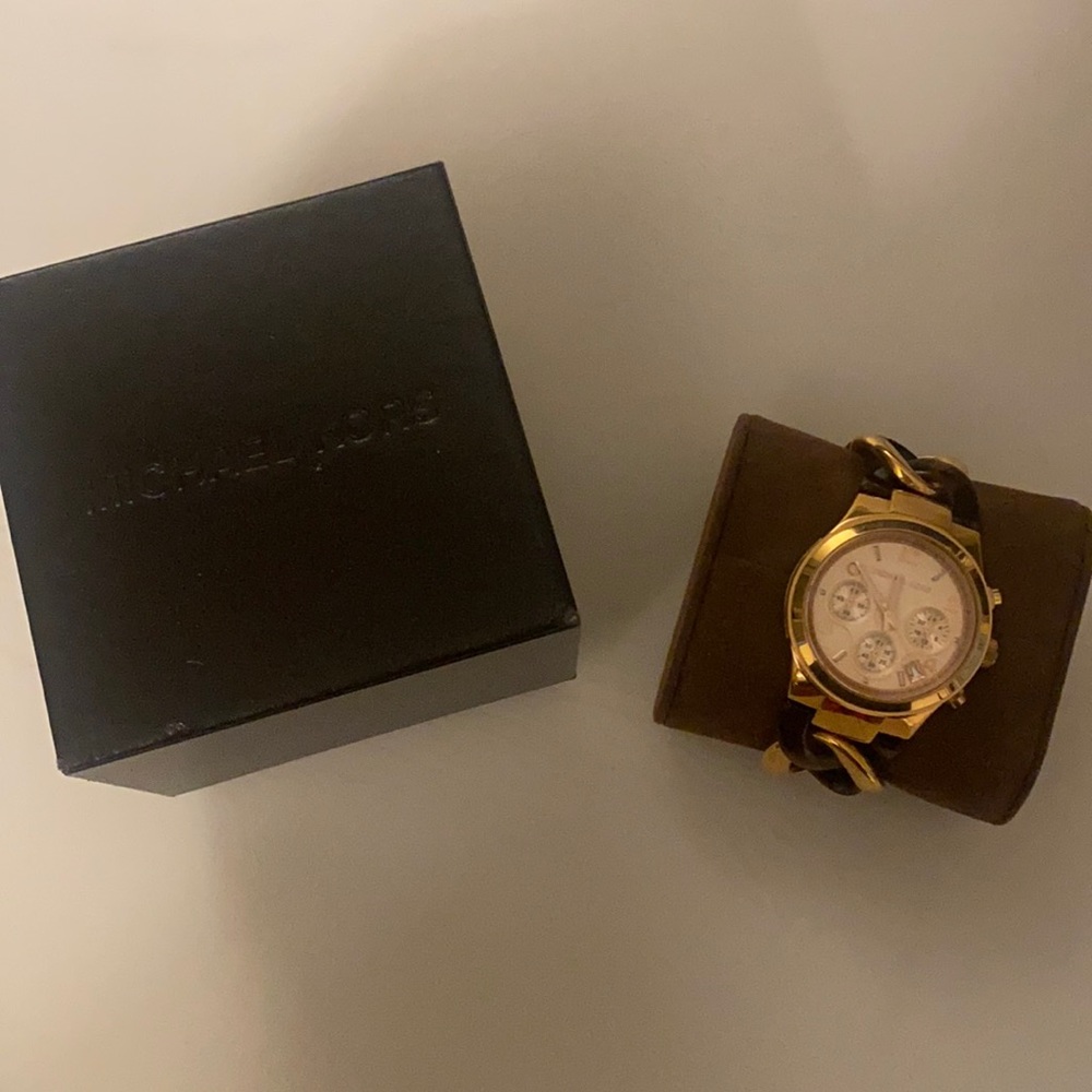 EUC Michael Kors watch - beautiful band!
